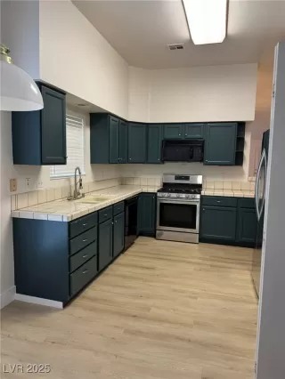 Photo #3: 2716867 Listing 