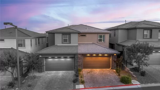 MLS: 2716872 Condo For Sale