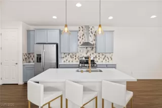 Photo #1: 2716872 Listing 