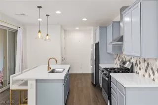 Photo #4: 2716872 Listing 