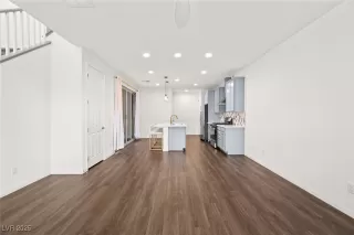 Photo #6: 2716872 Listing 