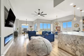 Photo #4: 2716877 Listing