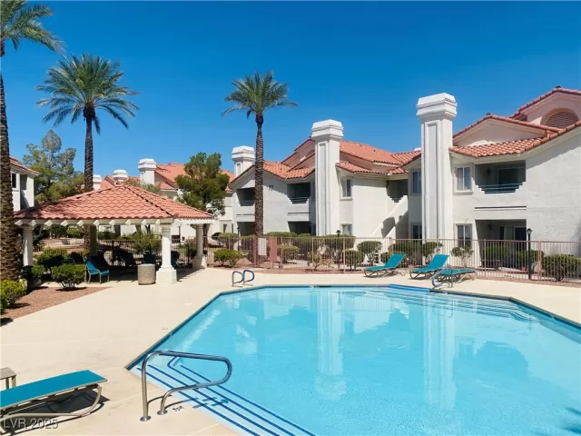 MLS: 2716883 Condo For Sale