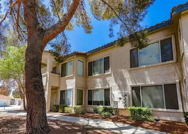 MLS: 2716885 Condo For Sale