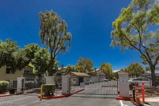 Photo #2: 2716885 Listing 