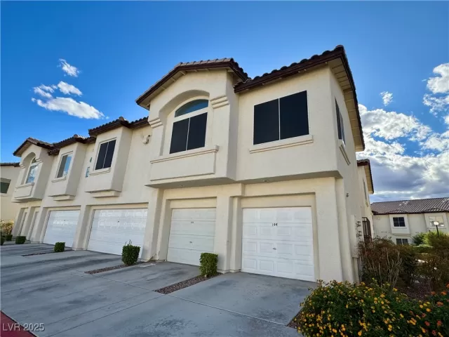 MLS: 2716925 Condo For Sale