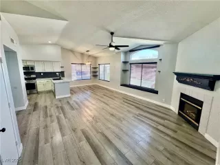 Photo #2: 2716925 Listing 