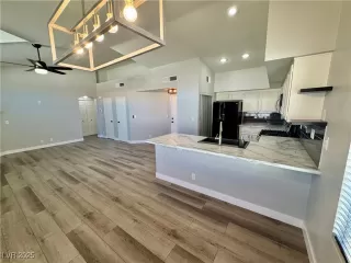 Photo #4: 2716925 Listing 