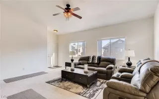 Photo #4: 2716940 Listing 