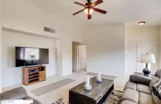 Photo #5: 2716940 Listing 