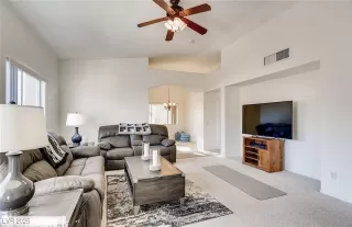 Photo #6: 2716940 Listing 