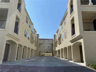 Photo #3: 2716951 Listing