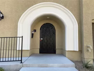 Photo #4: 2716951 Listing