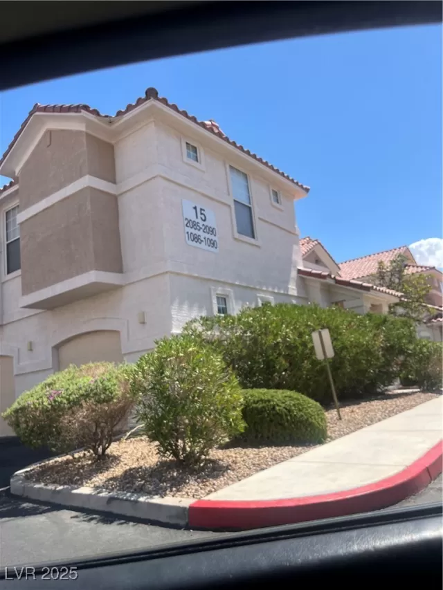 MLS: 2716962 Condo For Sale