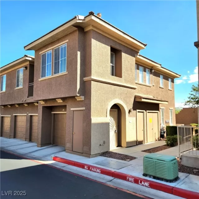 MLS: 2716986 Condo For Sale