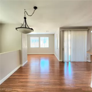 Photo #1: 2716986 Listing