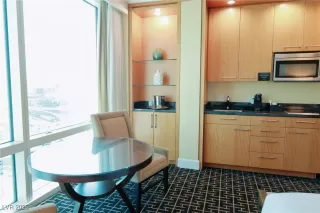 Photo #4: 2716988 Listing