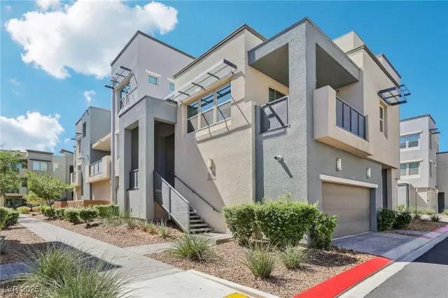 MLS: 2717008 Condo For Sale