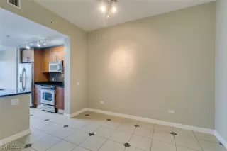Photo #3: 2717009 Listing