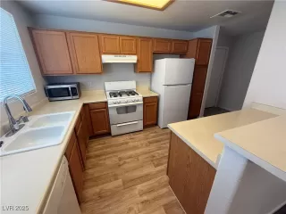 Photo #3: 2717011 Listing 