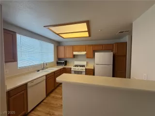 Photo #5: 2717011 Listing 