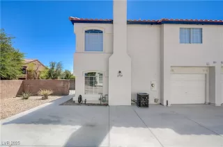 Photo #1: 2717016 Listing