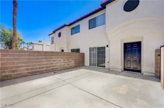 Photo #2: 2717016 Listing