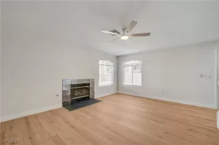 Photo #5: 2717016 Listing