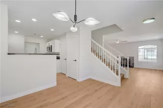 Photo #6: 2717016 Listing