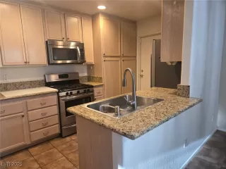 Photo #4: 2717038 Listing