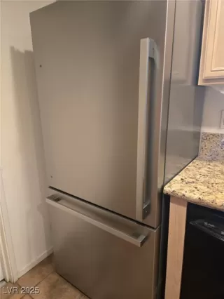 Photo #5: 2717038 Listing