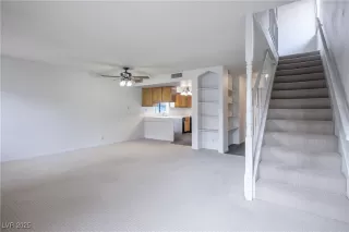 Photo #4: 2717045 Listing