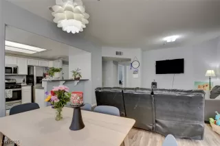 Photo #5: 2717049 Listing