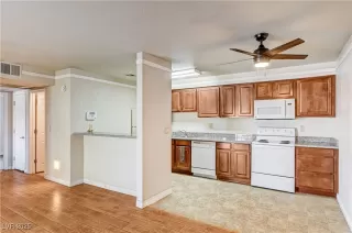 Photo #4: 2717050 Listing