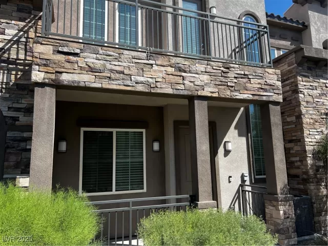 MLS: 2717052 Condo For Sale