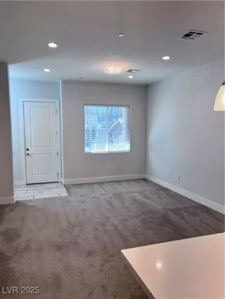 Photo #4: 2717052 Listing