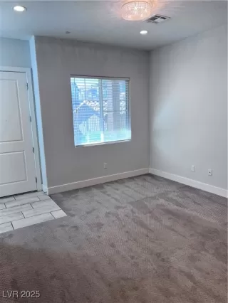 Photo #5: 2717052 Listing