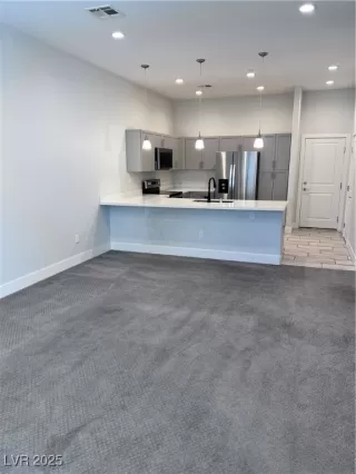 Photo #6: 2717052 Listing