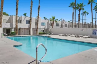Photo #2: 2717066 Listing
