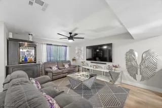 Photo #6: 2717066 Listing