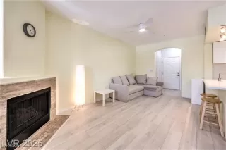 Photo #5: 2717098 Listing