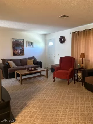 Photo #2: 2717115 Listing