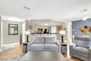 Photo #6: 2717134 Listing