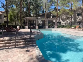 Photo #6: 2717140 Listing