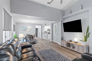 Photo #1: 2717148 Listing 