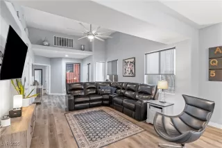 Photo #3: 2717148 Listing 