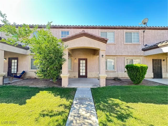 MLS: 2717166 Condo For Sale