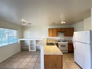 Photo #2: 2717166 Listing 