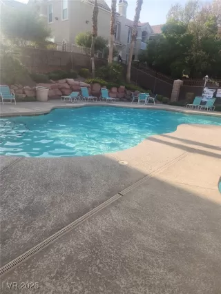 Photo #4: 2717177 Listing 