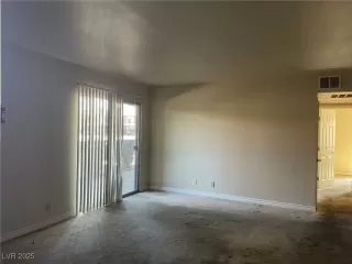 Photo #4: 2717190 Listing